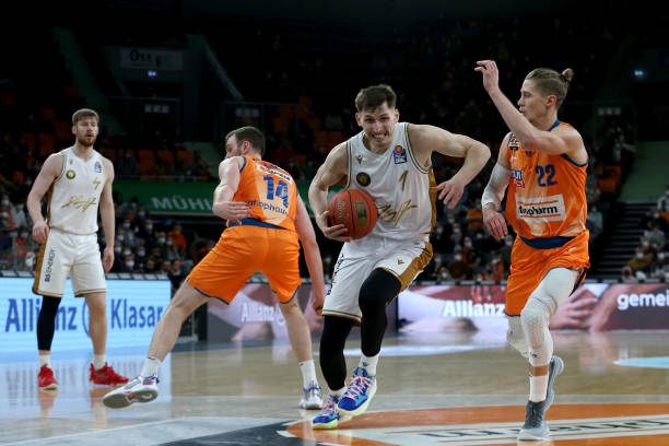 稳固的防线 稳固的防线