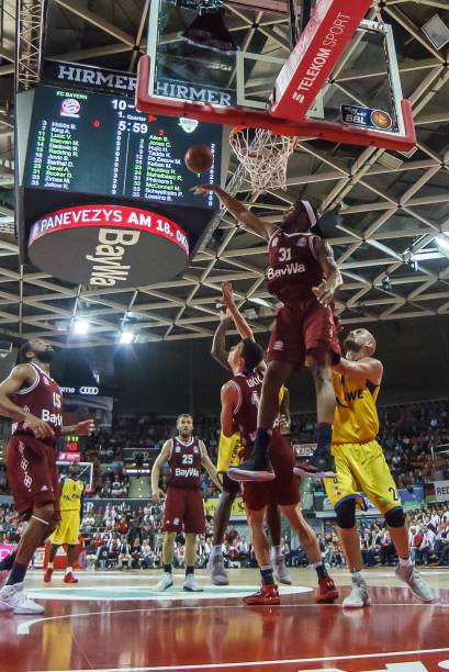 足球成了他 足球成了他