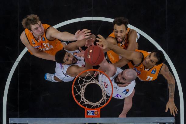 变锋线格局 变锋线格局