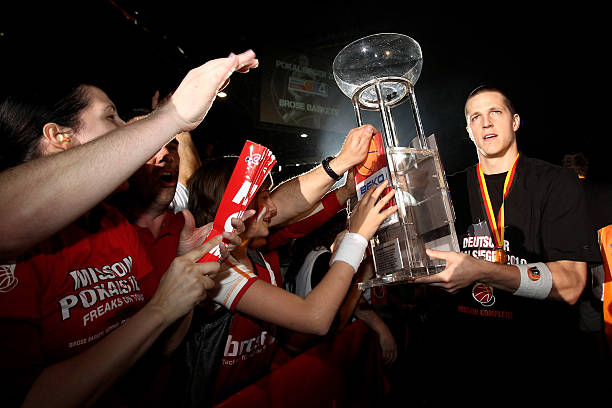 C米兰续约 C米兰续约