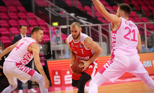 中带有侵略 中带有侵略